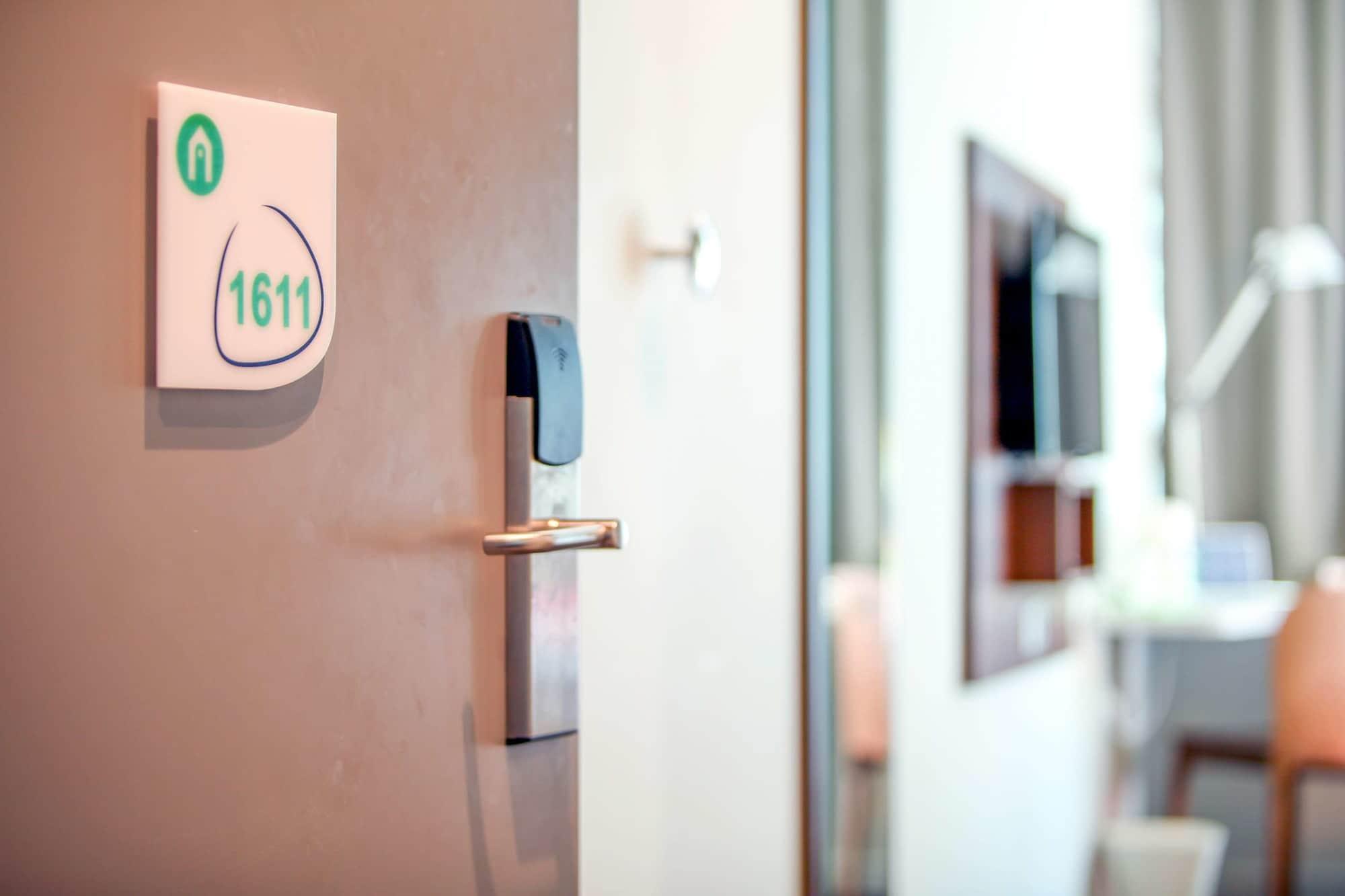 Hotel Campanile Centre 3*