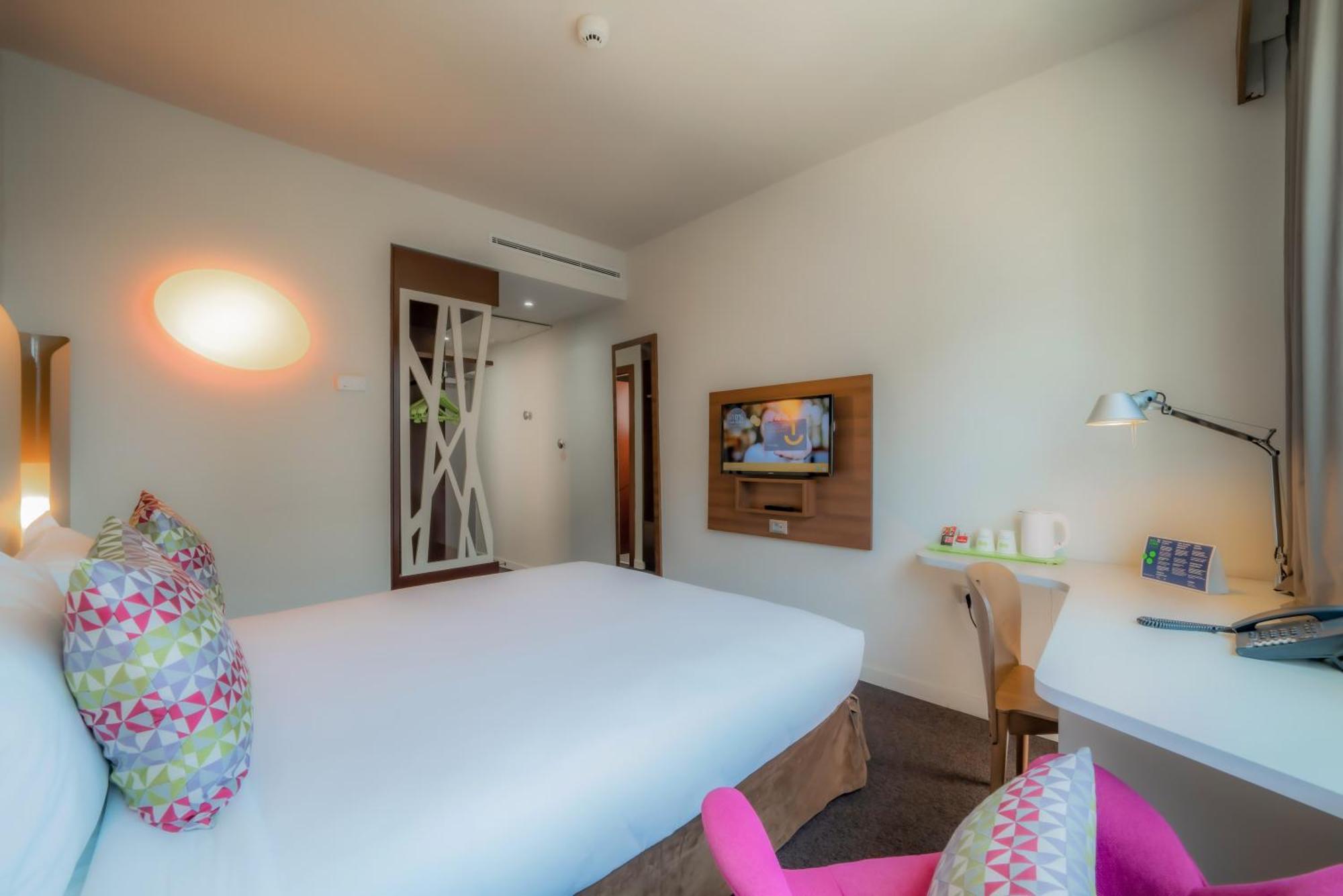 Hotel Campanile Centre 3*