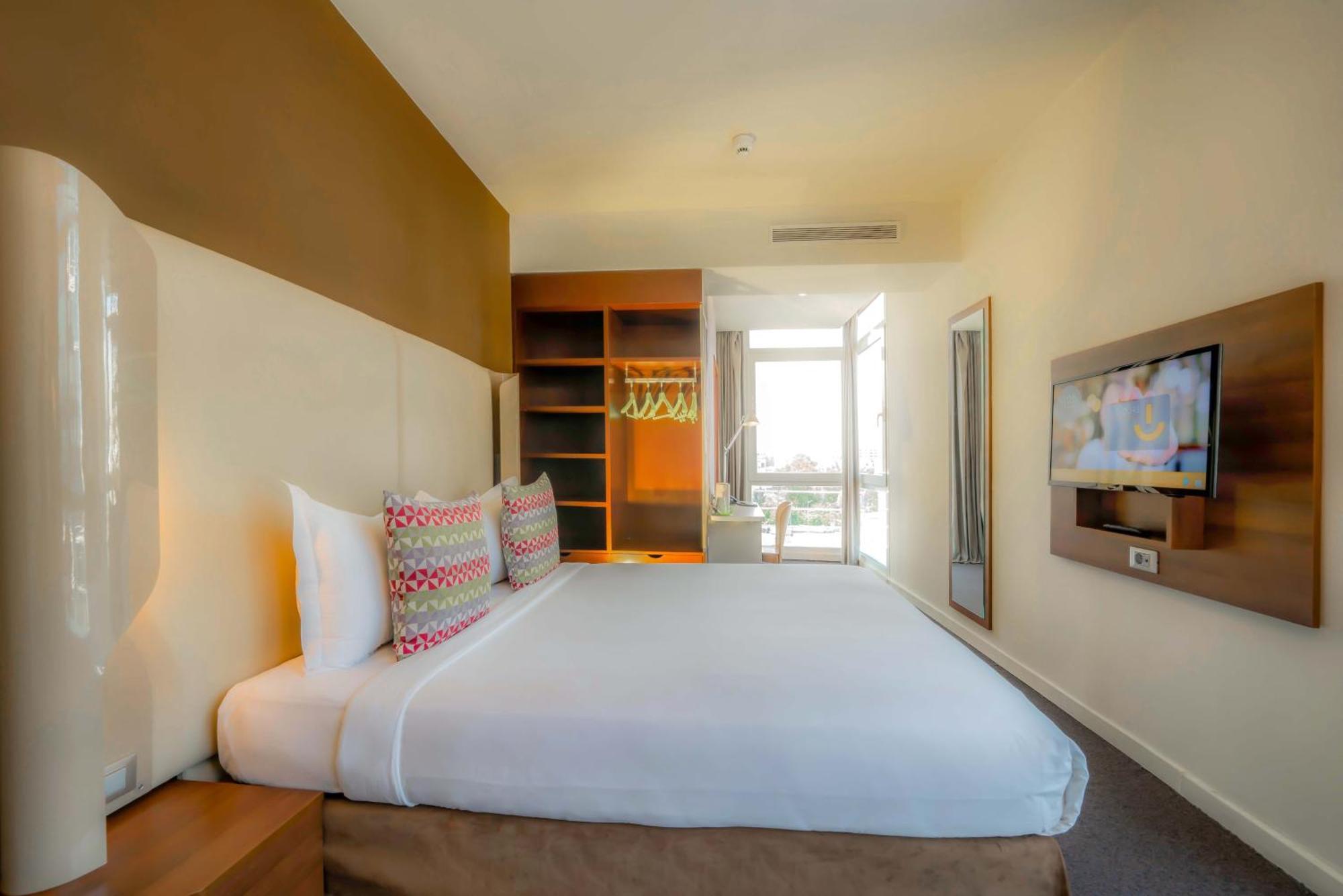 Campanile Centre Hotel 3*